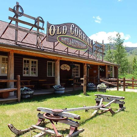 Old Corral Hotel Centennial Екстериор снимка