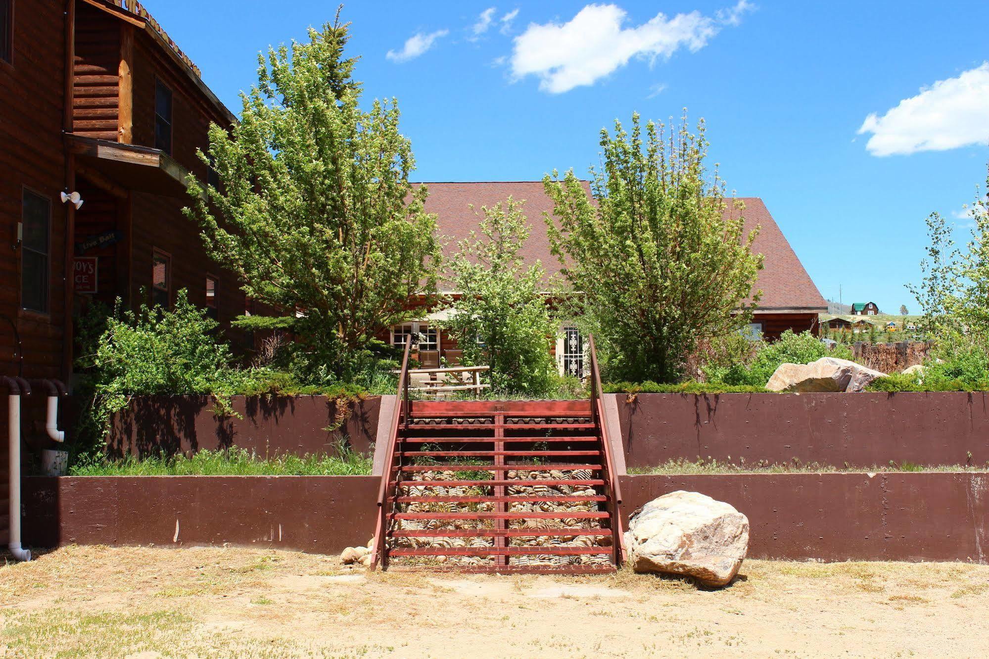 Old Corral Hotel Centennial Екстериор снимка