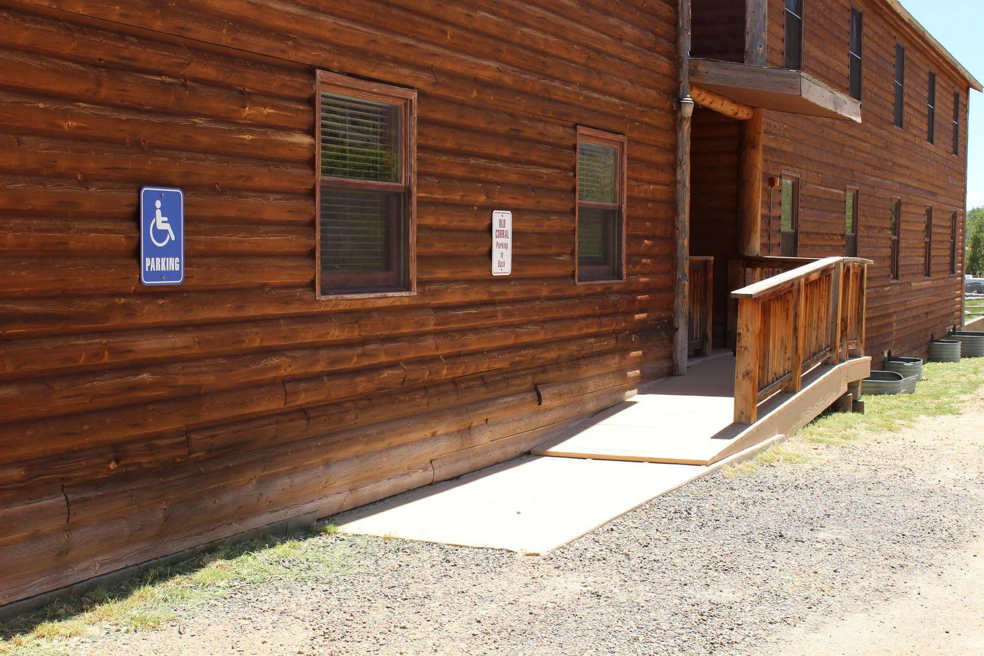 Old Corral Hotel Centennial Екстериор снимка